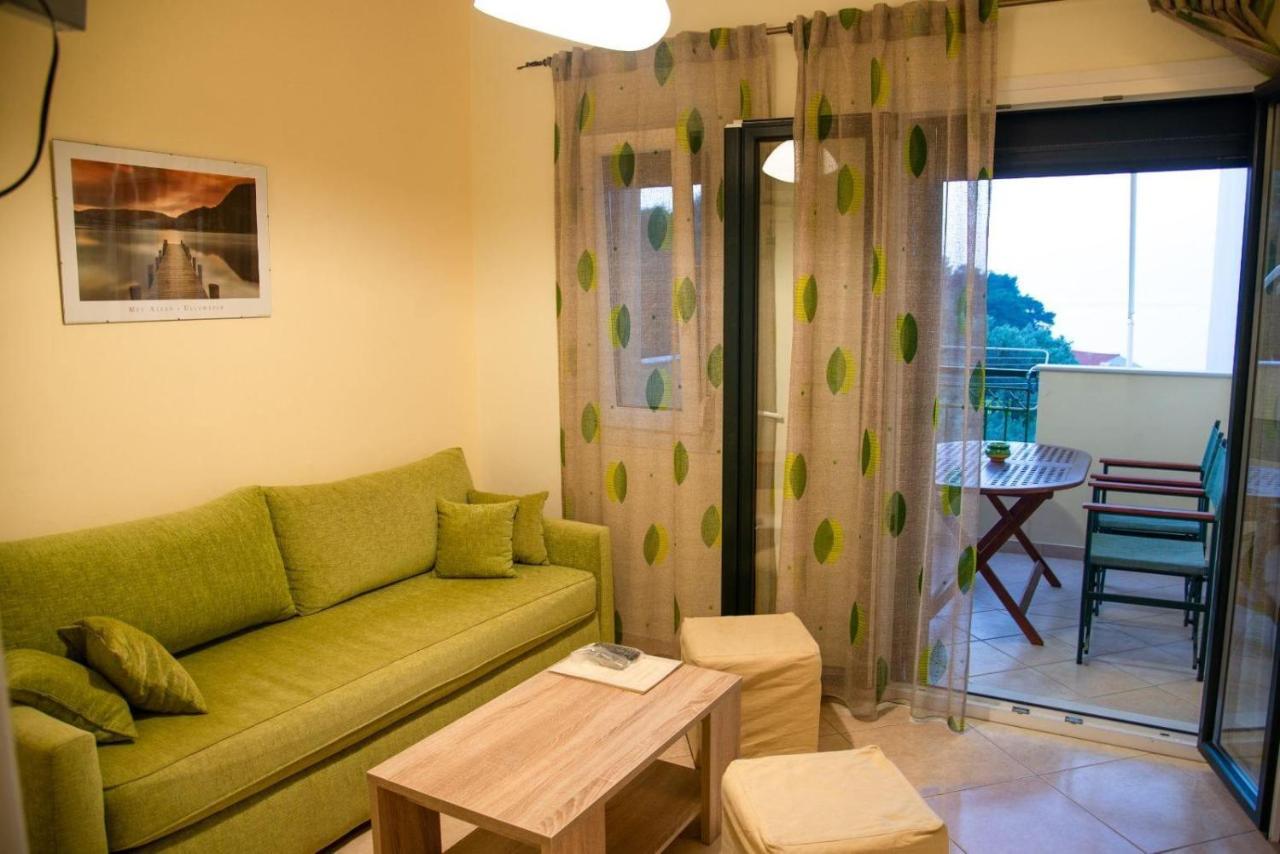 Marina Apartments Kokkari Esterno foto