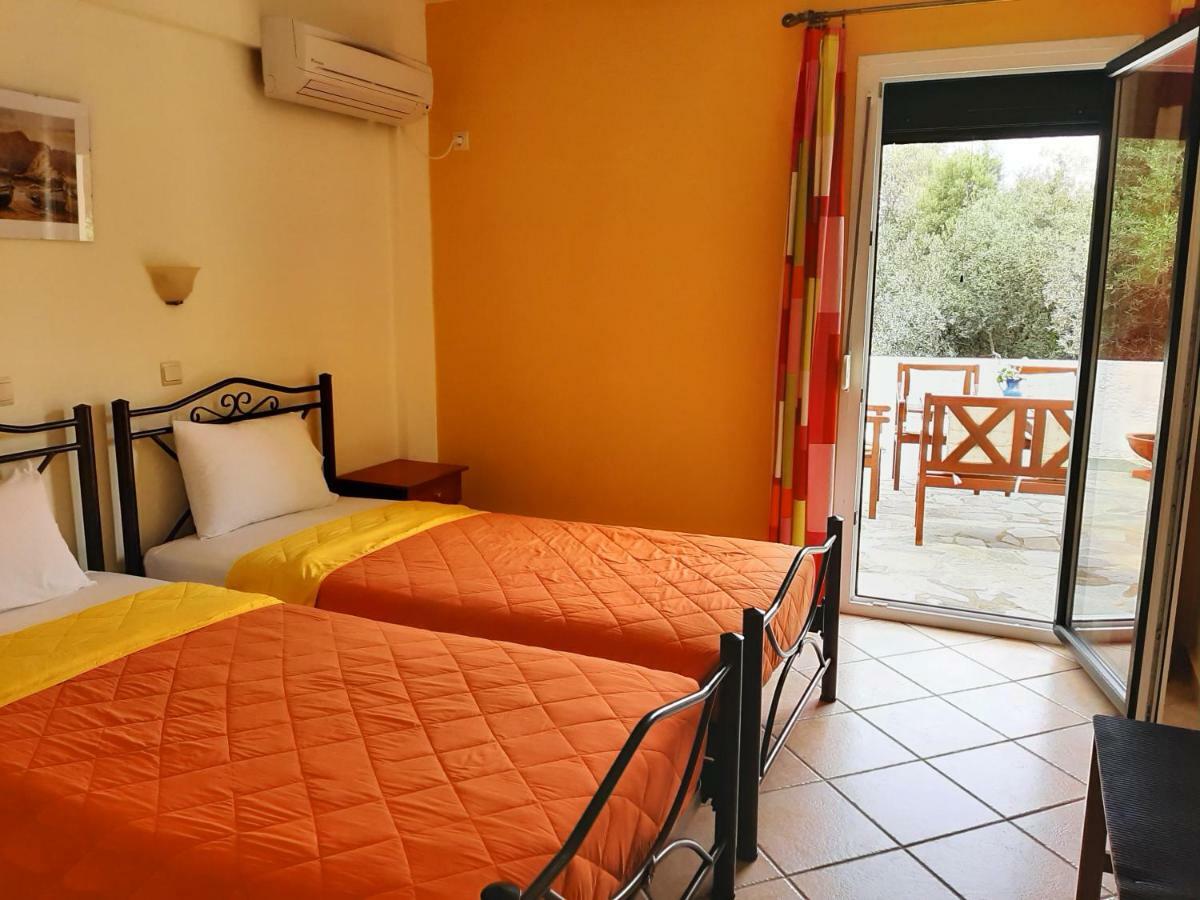 Marina Apartments Kokkari Esterno foto